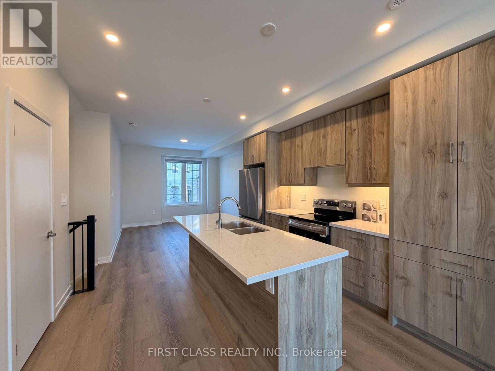 1 Peace Lane, Richmond Hill, Ontario  L4B 0J4 - Photo 5 - N12856868