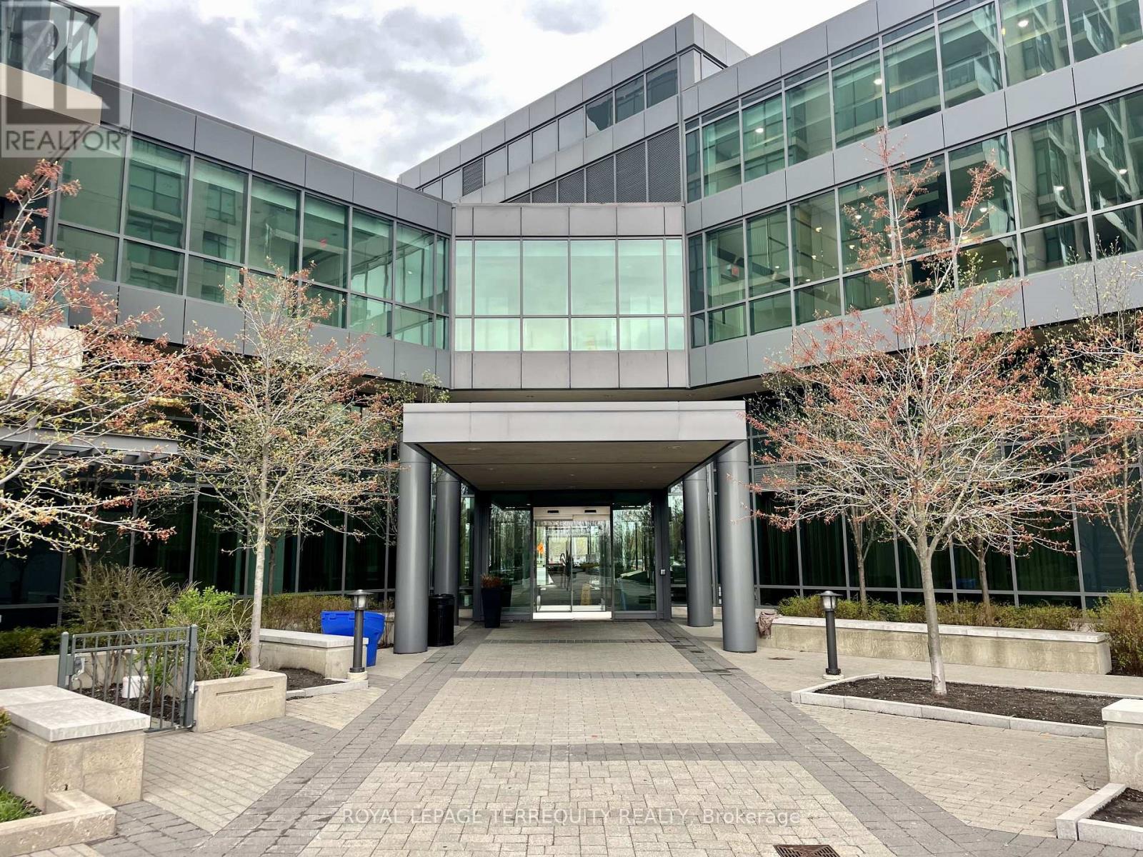 1904 - 205 Sherway Gardens Road, Toronto, Ontario  M9C 0A5 - Photo 2 - W12884800