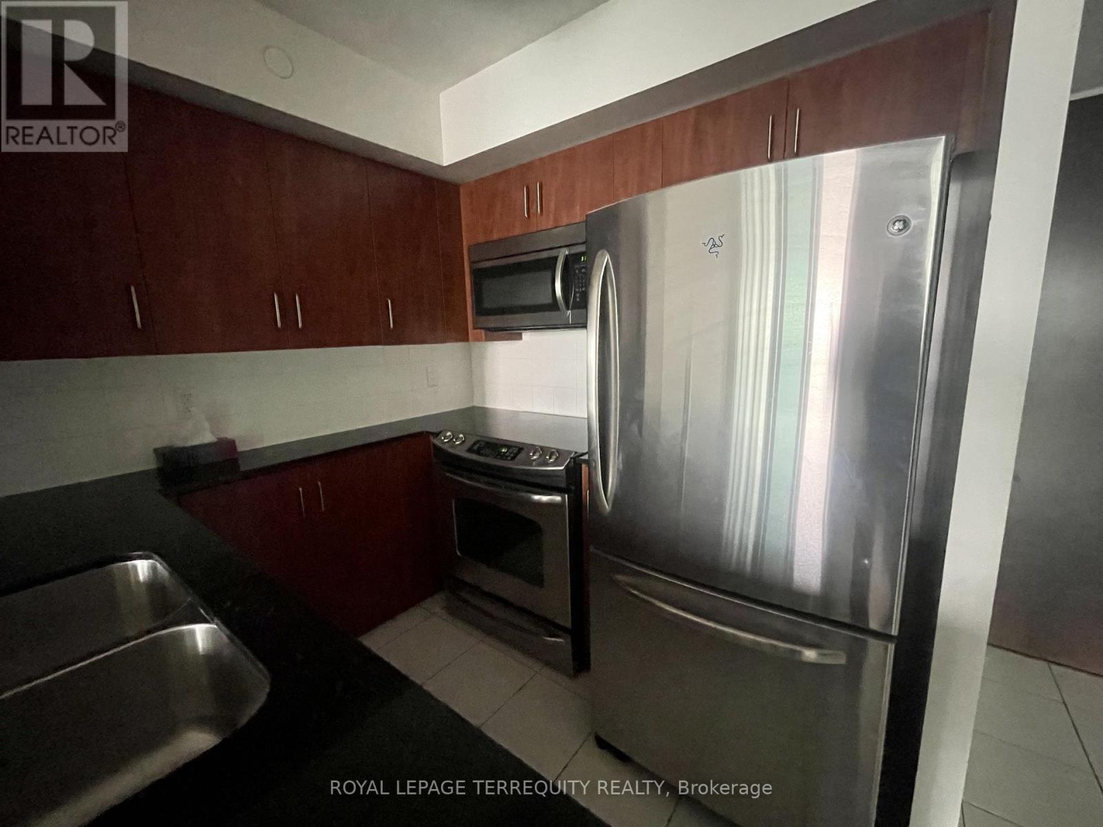 1904 - 205 Sherway Gardens Road, Toronto, Ontario  M9C 0A5 - Photo 6 - W12884800