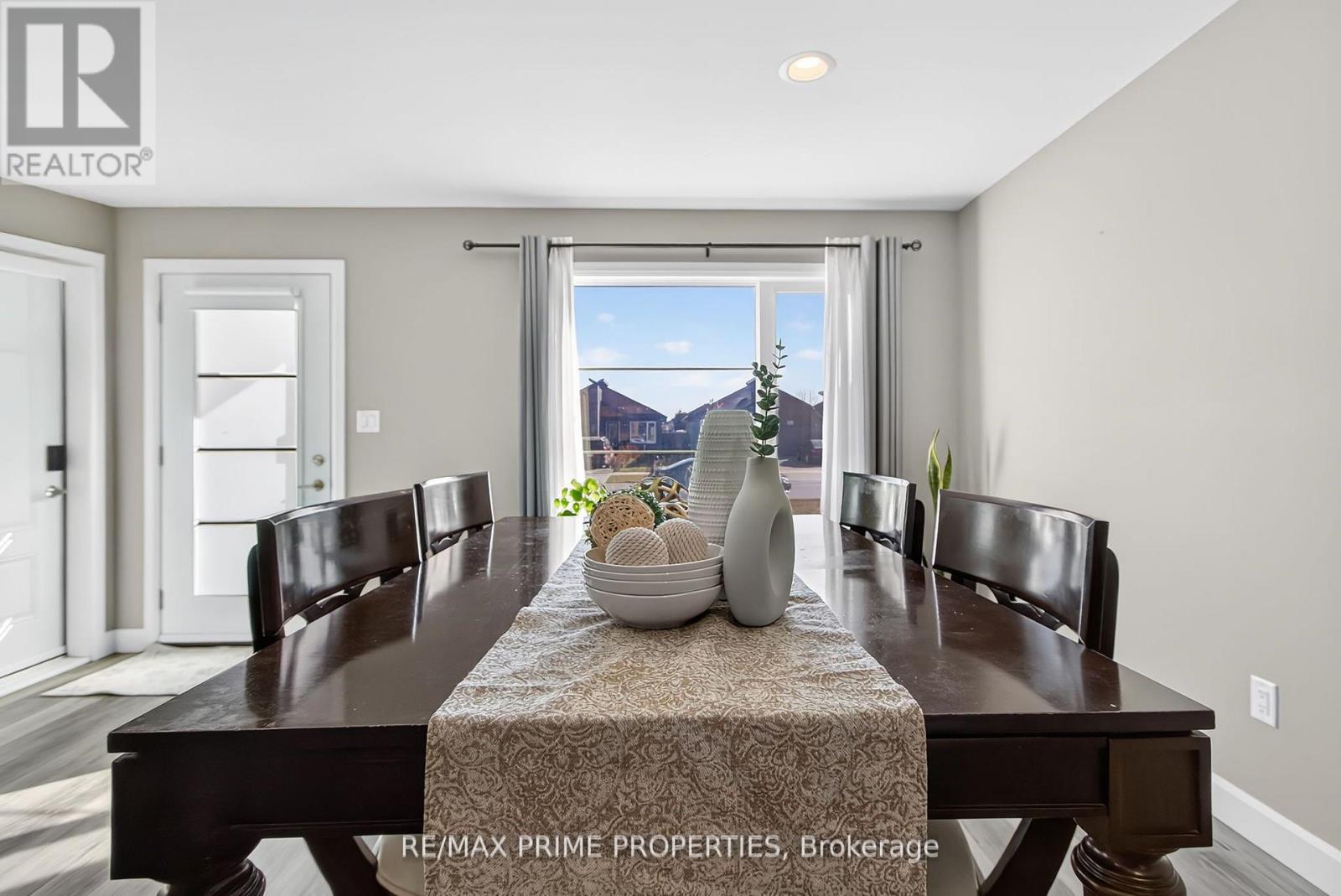 110 Moonstone Crescent, Chatham-Kent, Ontario  N7M 0S2 - Photo 3 - X12884770