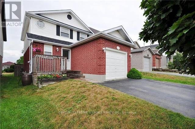 31 Moss Place, Guelph, Ontario  N1G 4V2 - Photo 2 - X12884812