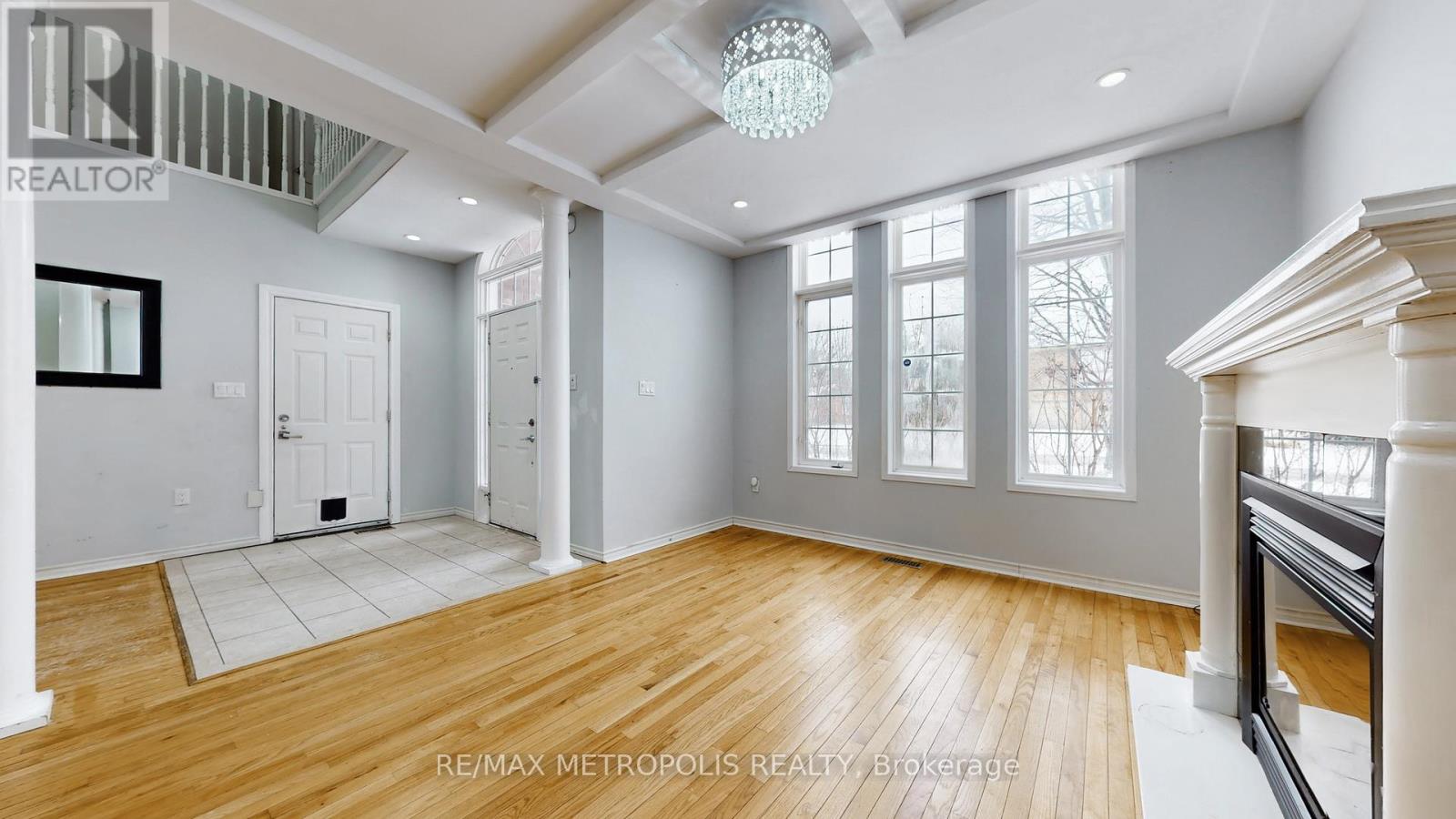 183 Valmont Court, Hamilton, Ontario  L9G 5A1 - Photo 12 - X12884824