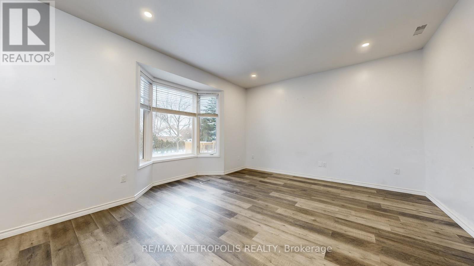 183 Valmont Court, Hamilton, Ontario  L9G 5A1 - Photo 13 - X12884824