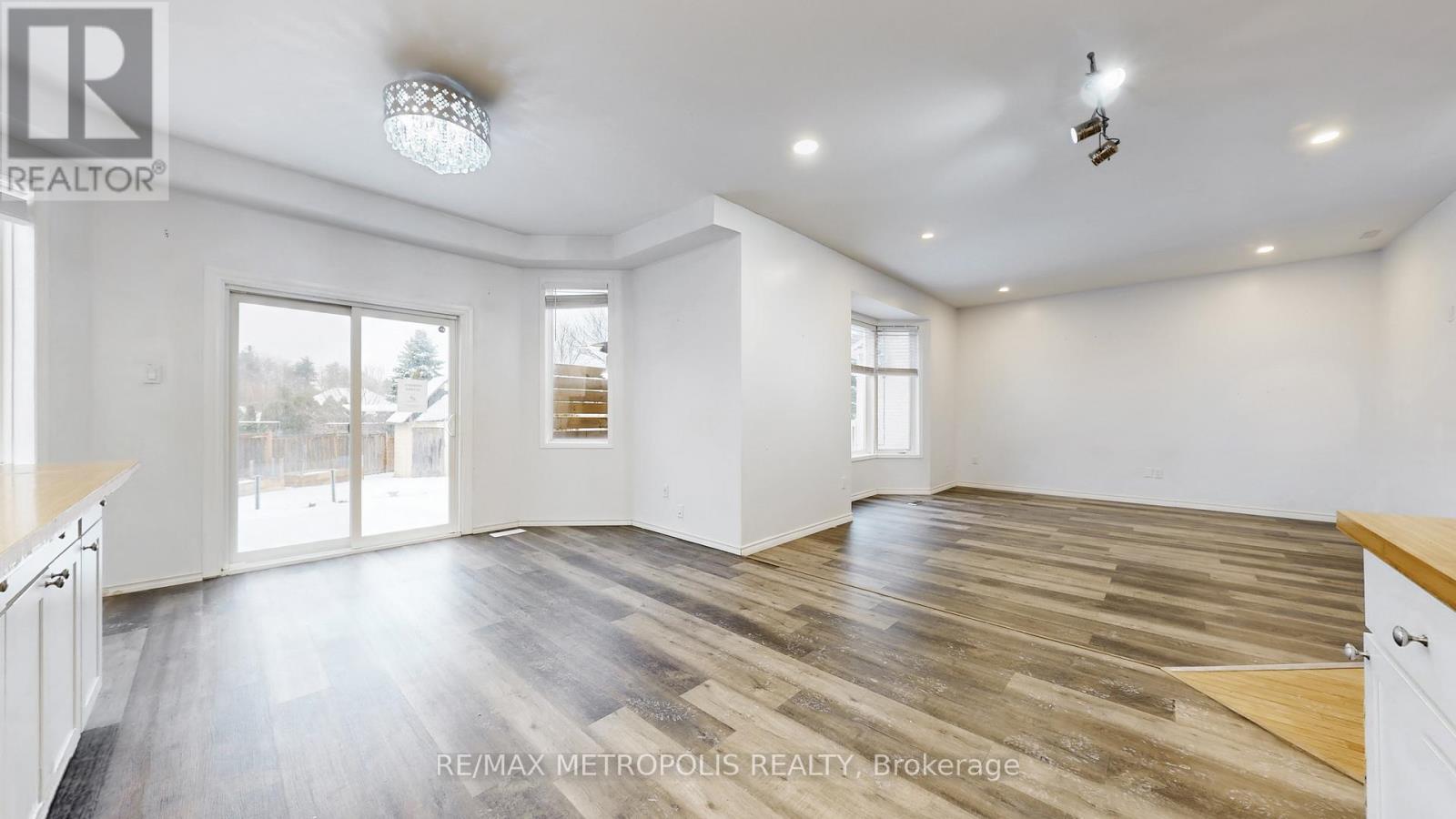 183 Valmont Court, Hamilton, Ontario  L9G 5A1 - Photo 21 - X12884824