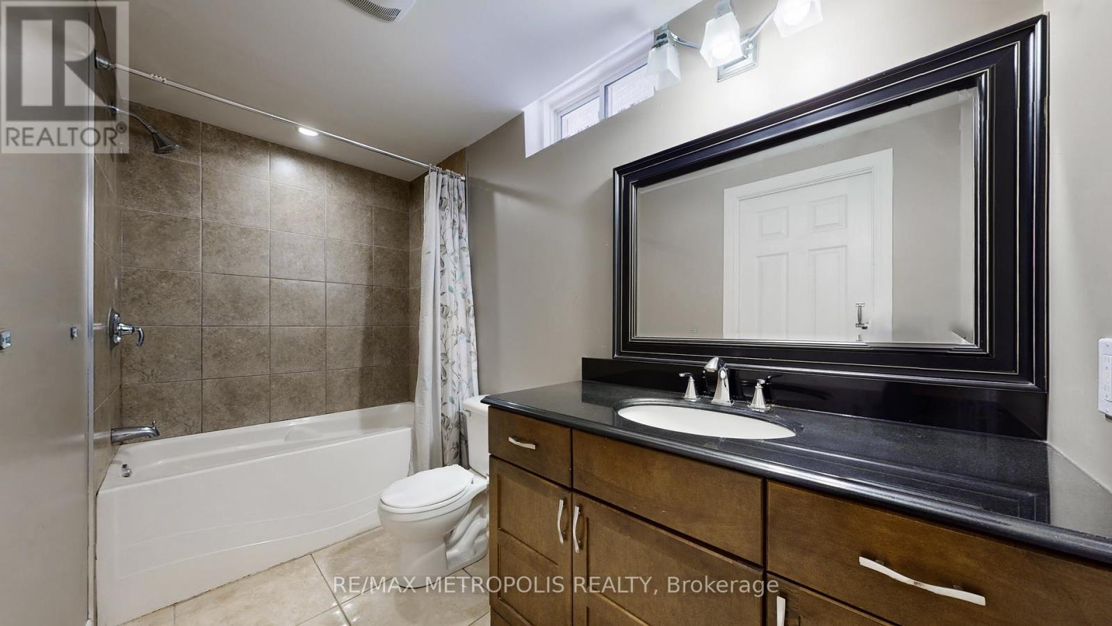 183 Valmont Court, Hamilton, Ontario  L9G 5A1 - Photo 46 - X12884824