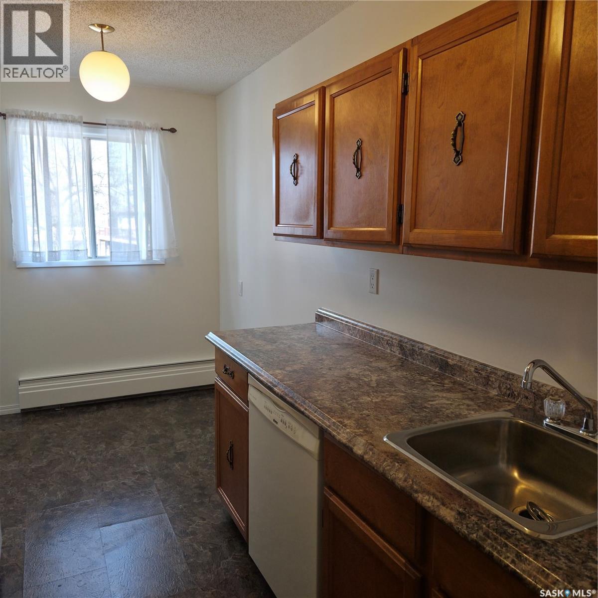 206c 1350 Gordon Road, Moose Jaw, Saskatchewan  S6H 7R9 - Photo 11 - SK030471