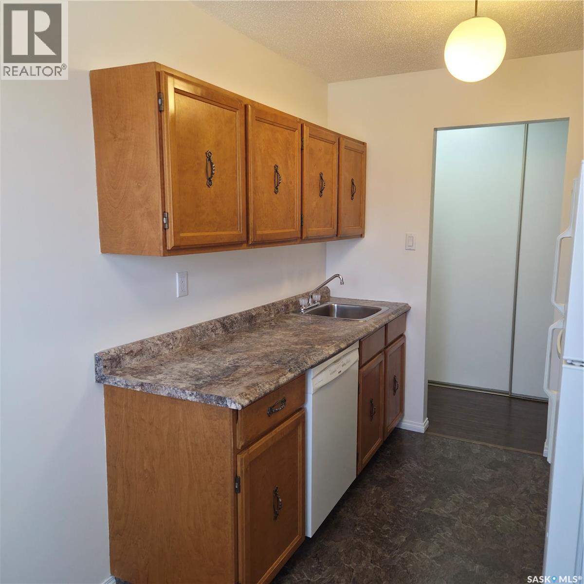 206c 1350 Gordon Road, Moose Jaw, Saskatchewan  S6H 7R9 - Photo 7 - SK030471