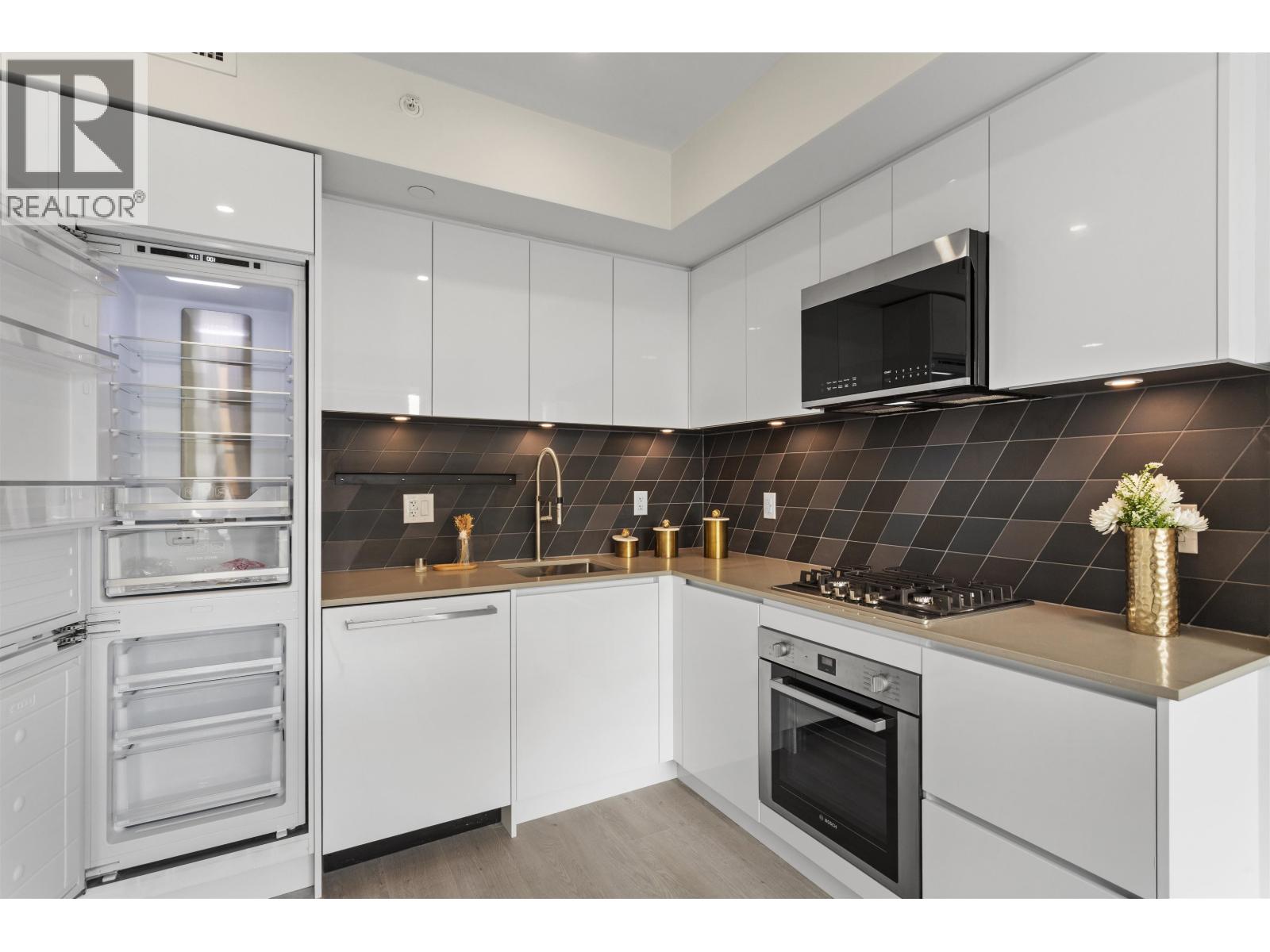 306 3264 Vanness Avenue, Vancouver, British Columbia  V5R 0L5 - Photo 3 - R3099137