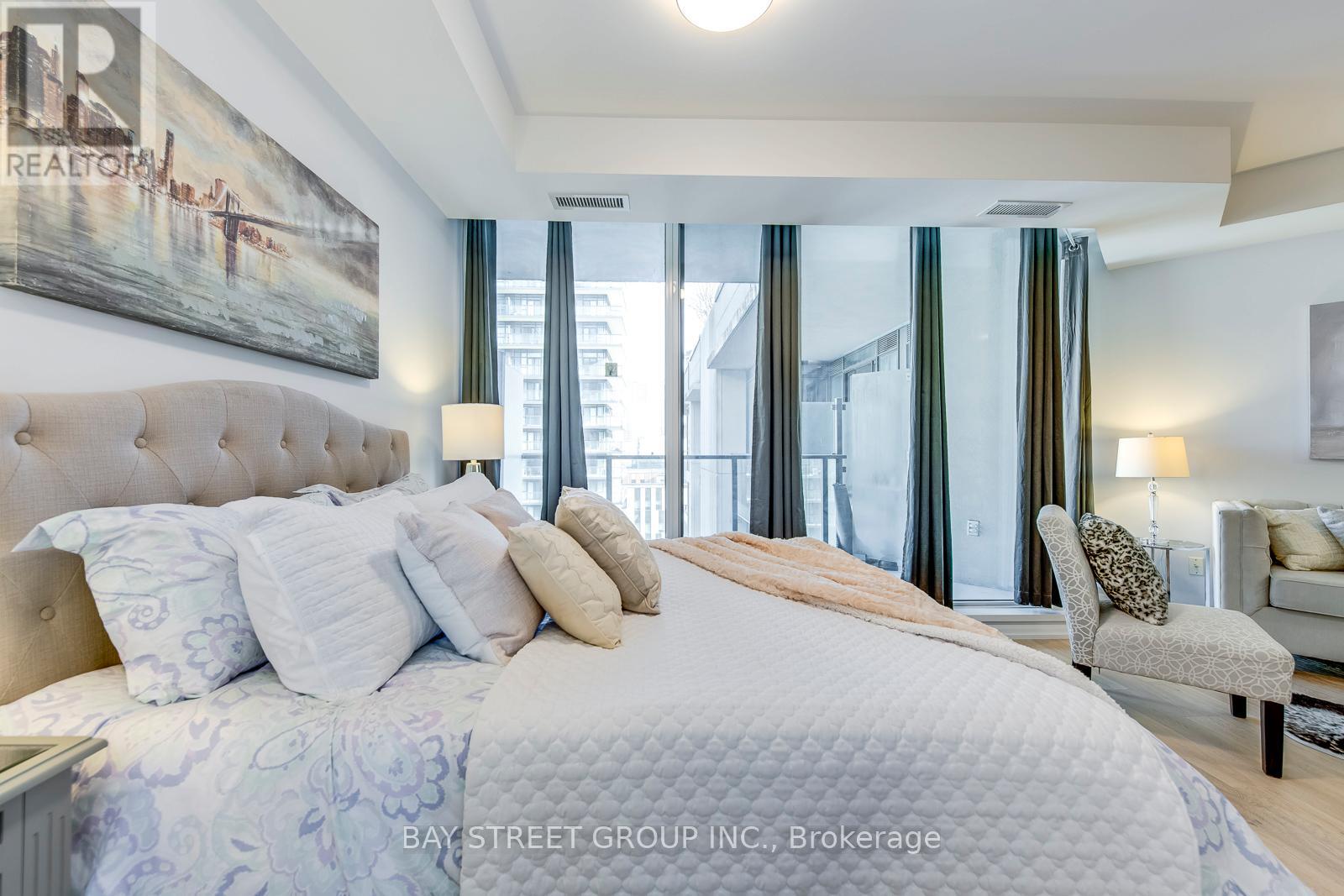 1808 - 111 Elizabeth Street, Toronto, Ontario  M5G 1P7 - Photo 17 - C12884832