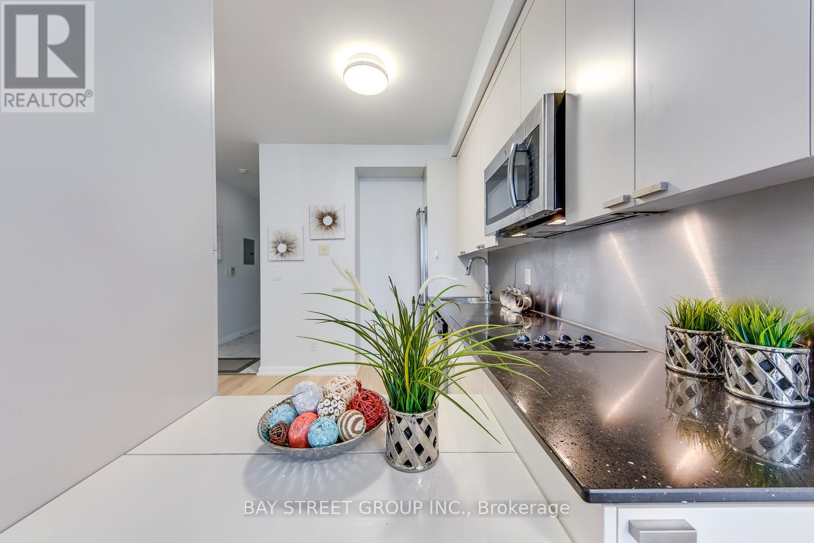 1808 - 111 Elizabeth Street, Toronto, Ontario  M5G 1P7 - Photo 7 - C12884832