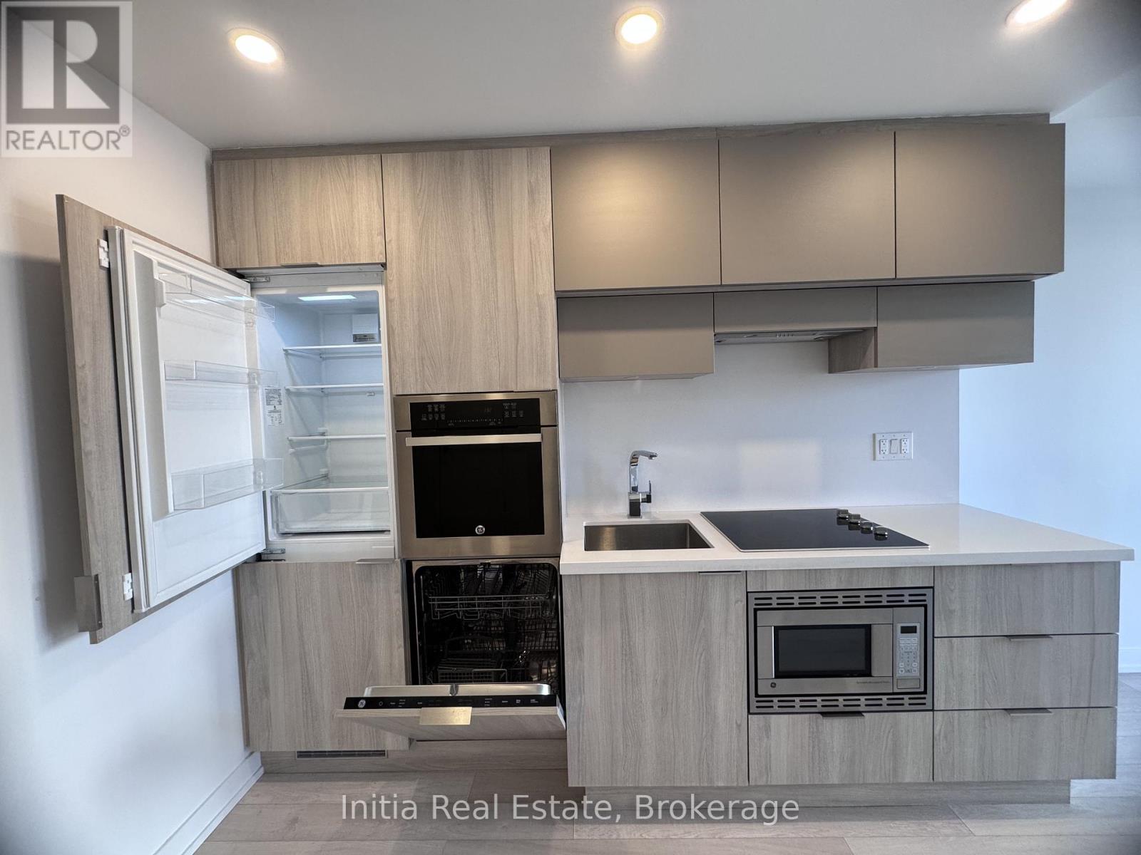 802 - 39 Roehampton Avenue, Toronto, Ontario M4P 0G1 - Photo 10 - C12884840