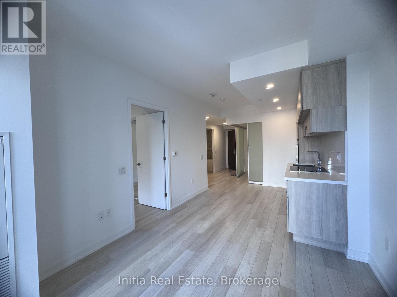 802 - 39 Roehampton Avenue, Toronto, Ontario M4P 0G1 - Photo 15 - C12884840