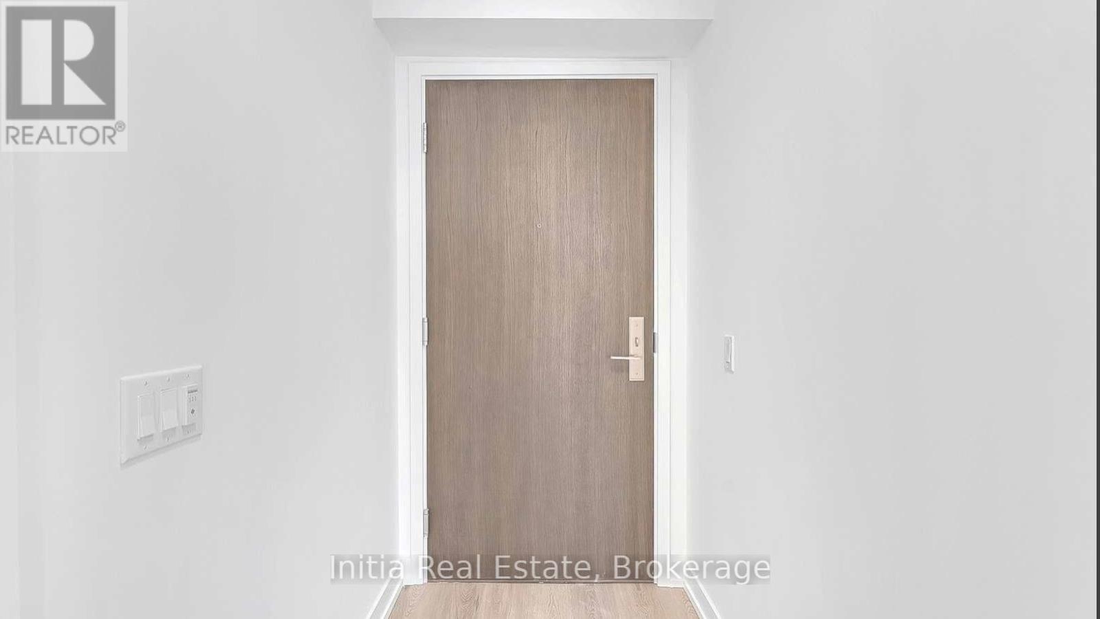 802 - 39 Roehampton Avenue, Toronto, Ontario M4P 0G1 - Photo 2 - C12884840