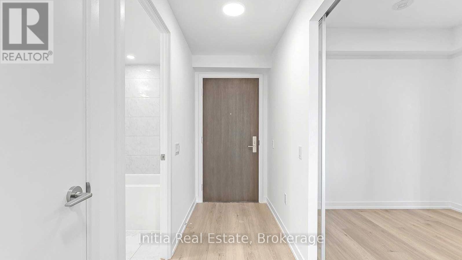 802 - 39 Roehampton Avenue, Toronto, Ontario M4P 0G1 - Photo 3 - C12884840