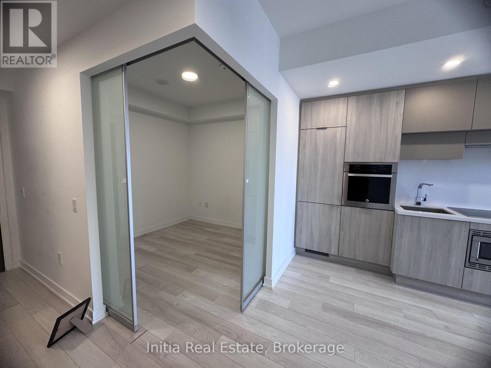 802 - 39 Roehampton Avenue, Toronto, Ontario M4P 0G1 - Photo 5 - C12884840