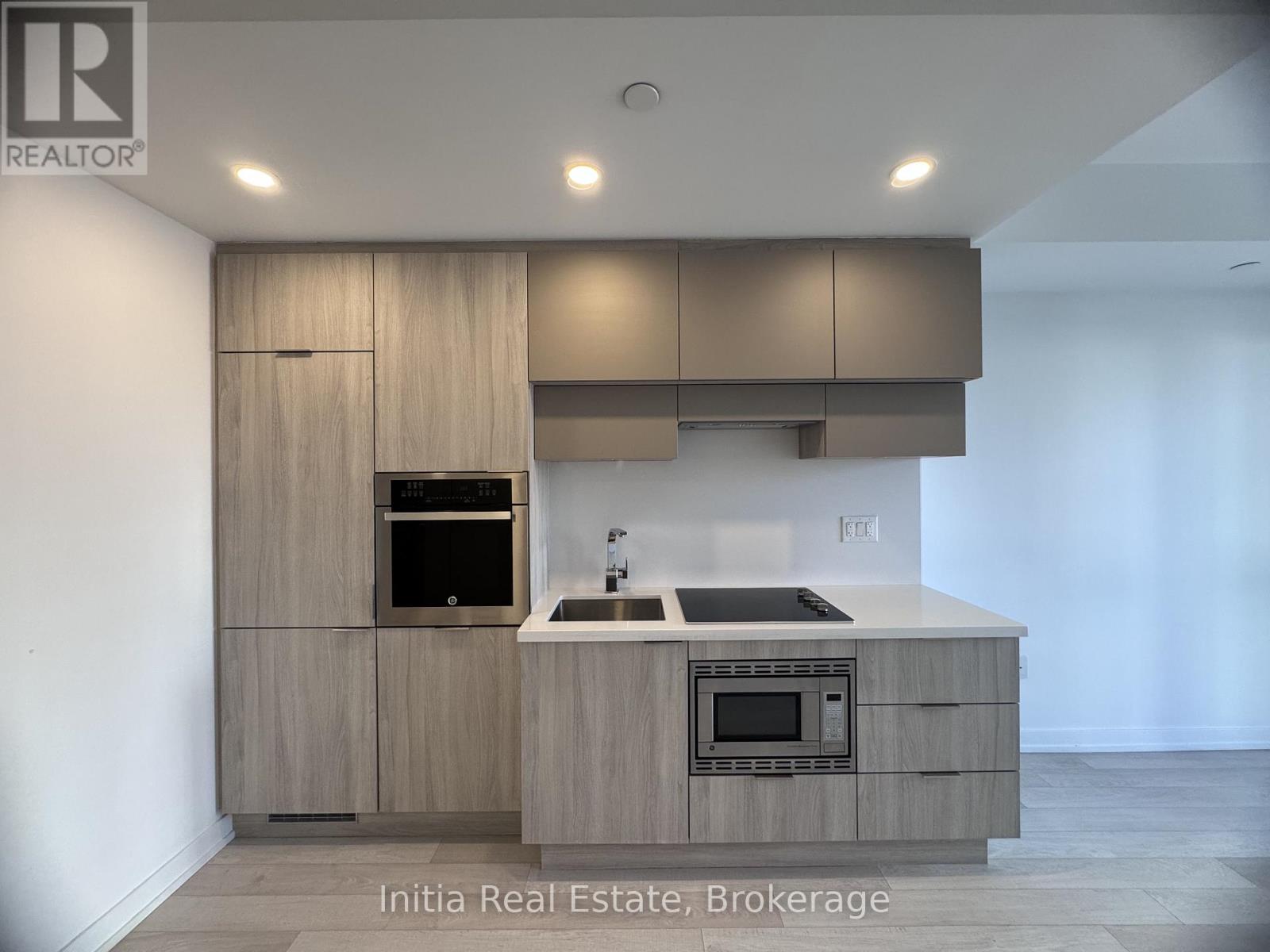 802 - 39 Roehampton Avenue, Toronto, Ontario M4P 0G1 - Photo 9 - C12884840