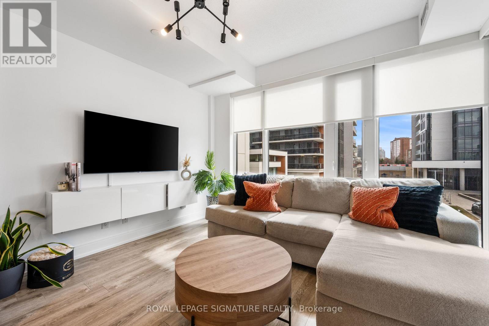 209 - 9608 YONGE STREET, Richmond Hill, Ontario