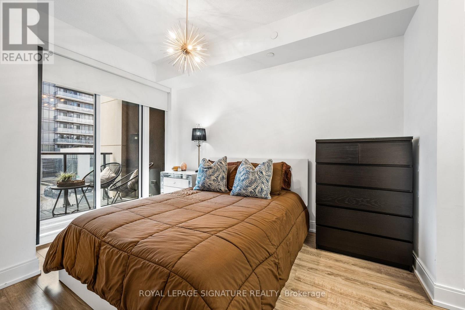 209 - 9608 Yonge Street, Richmond Hill, Ontario  L4C 1V6 - Photo 10 - N12884828