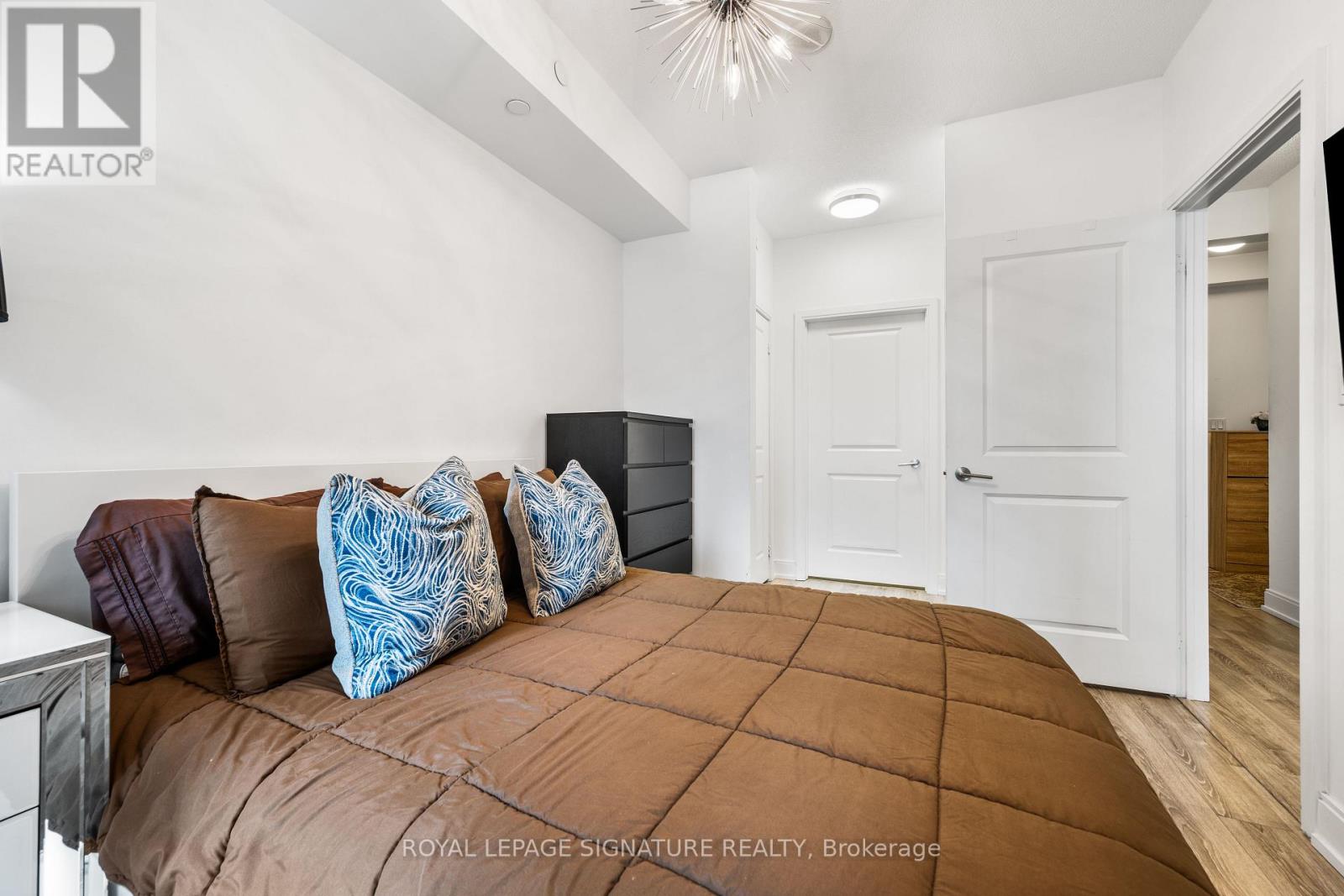 209 - 9608 Yonge Street, Richmond Hill, Ontario  L4C 1V6 - Photo 12 - N12884828