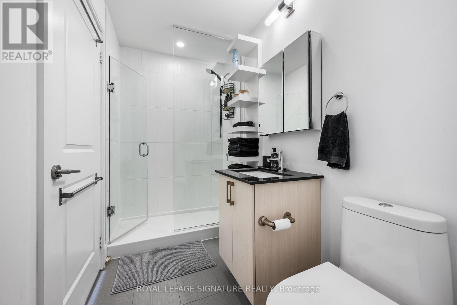 209 - 9608 Yonge Street, Richmond Hill, Ontario  L4C 1V6 - Photo 15 - N12884828