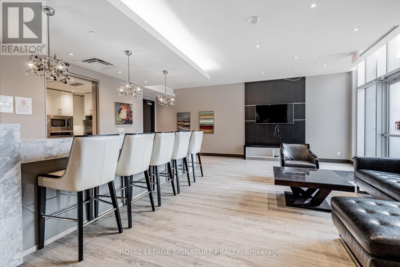 209 - 9608 Yonge Street, Richmond Hill, Ontario  L4C 1V6 - Photo 21 - N12884828