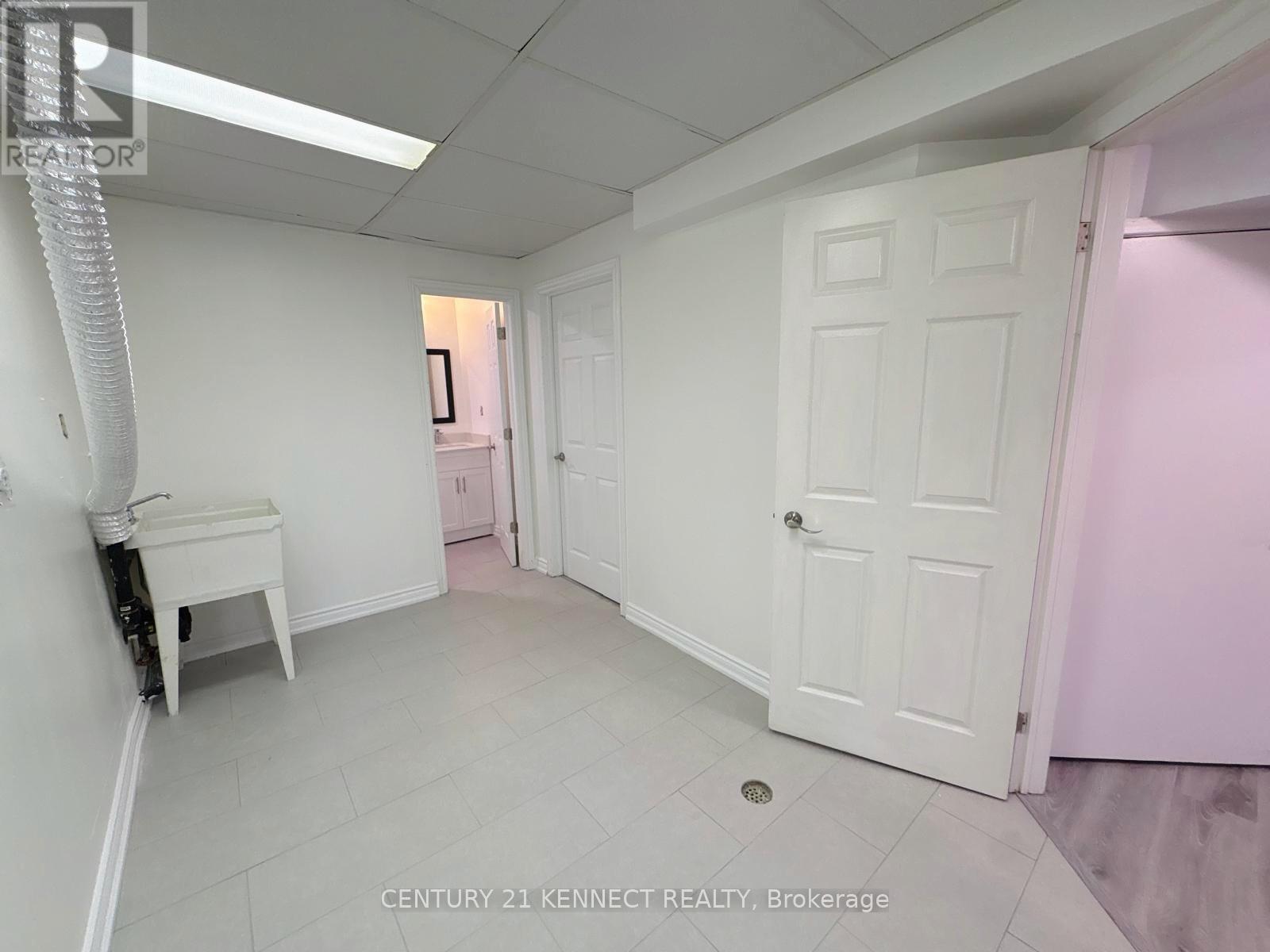 Basement - 33 Somerset Crescent, Richmond Hill, Ontario  L4C 8N5 - Photo 9 - N12884846