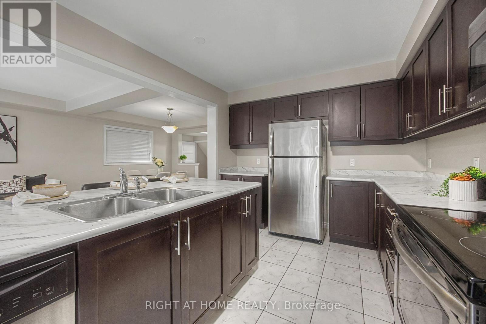 1235 Mulroney Heights, Milton, Ontario  L9E 1G1 - Photo 27 - W12884826