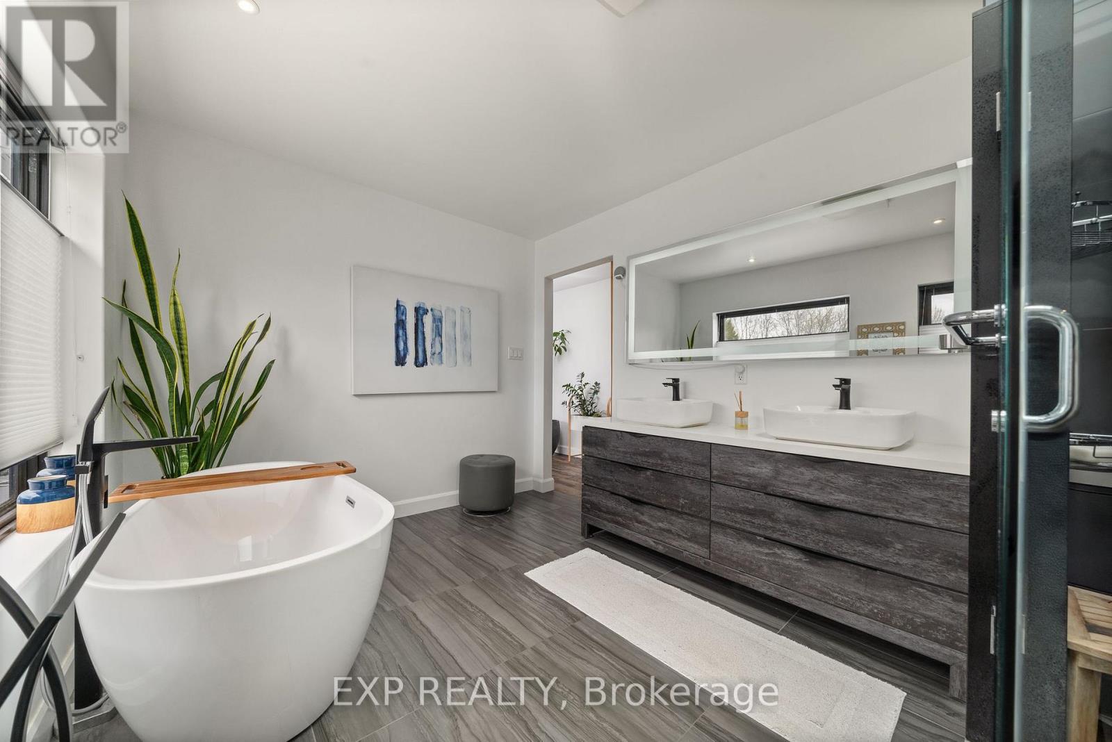 135 Hiscock Shores Road, Prince Edward County, Ontario  K0K 1L0 - Photo 34 - X12571148