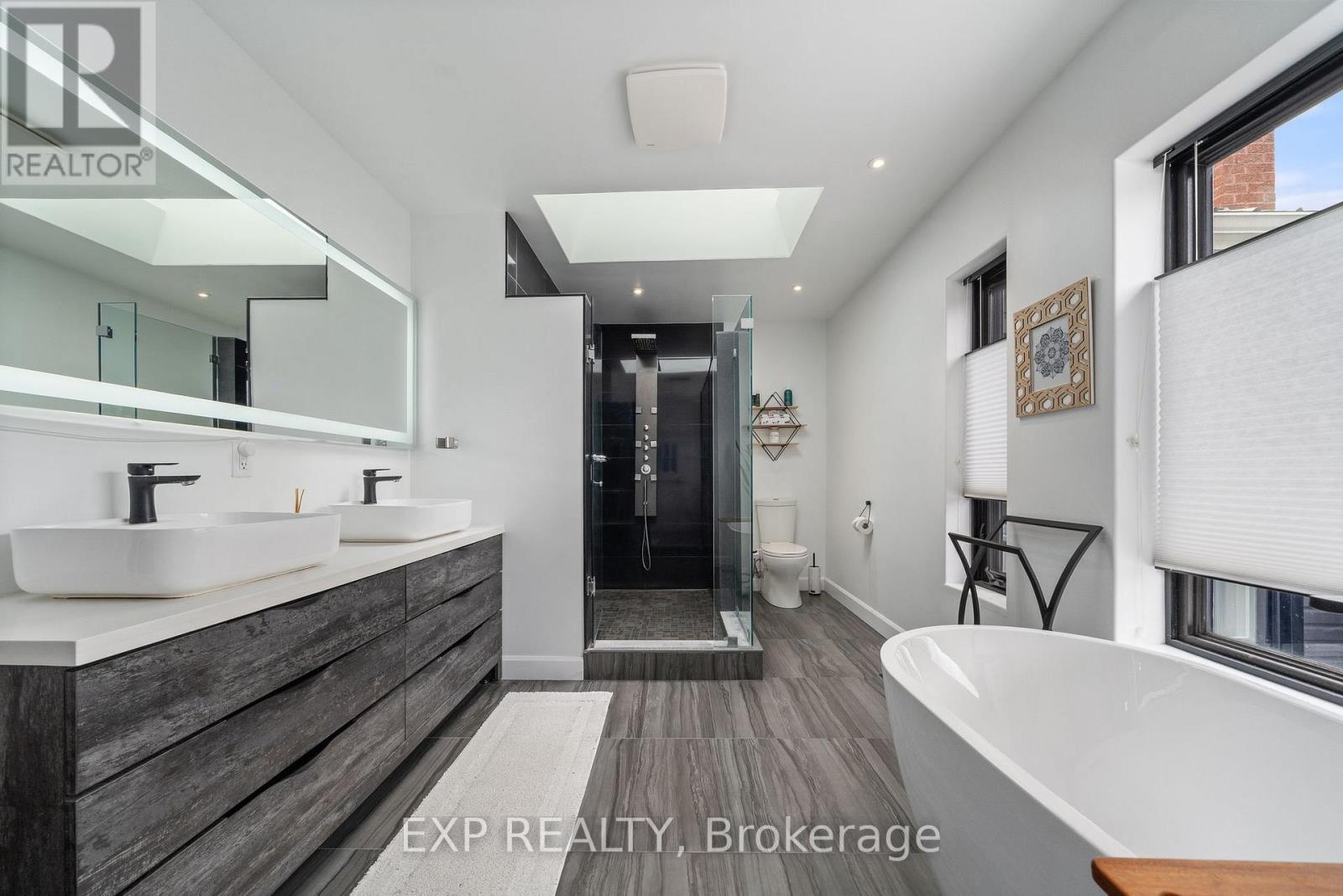 135 Hiscock Shores Road, Prince Edward County, Ontario  K0K 1L0 - Photo 35 - X12571148