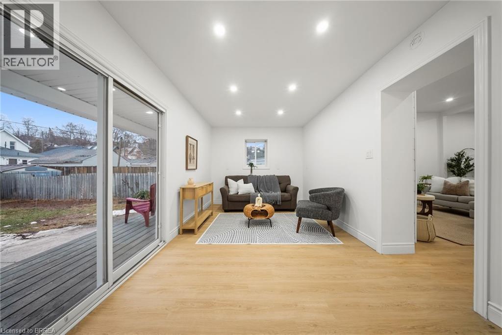 8 Main Street, Brantford, Ontario  N3R 3X2 - Photo 16 - 40810272