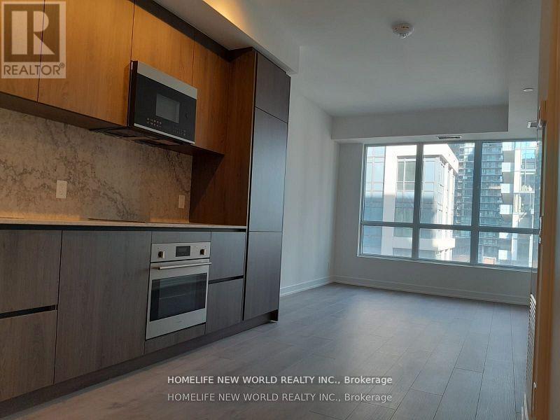 1213 - 108 Peter Street, Toronto, Ontario  M5V 2G7 - Photo 2 - C12884882