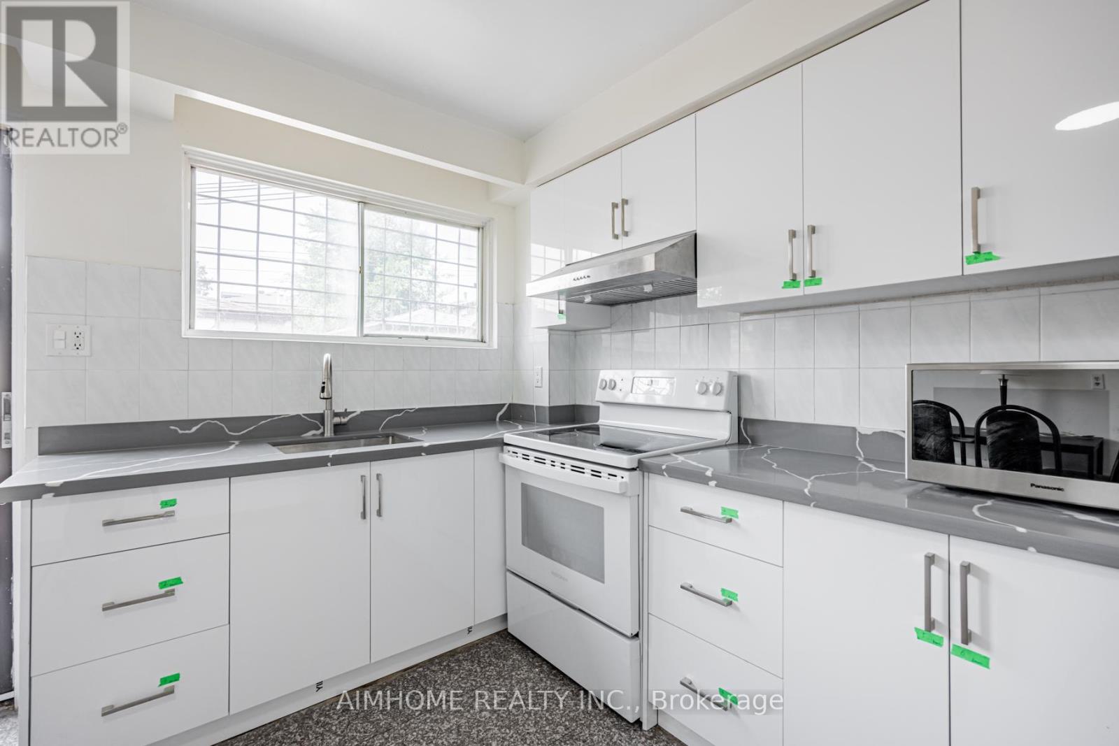 2a - 144 Wolseley Street, Toronto, Ontario  M6J 3R4 - Photo 3 - C12884886