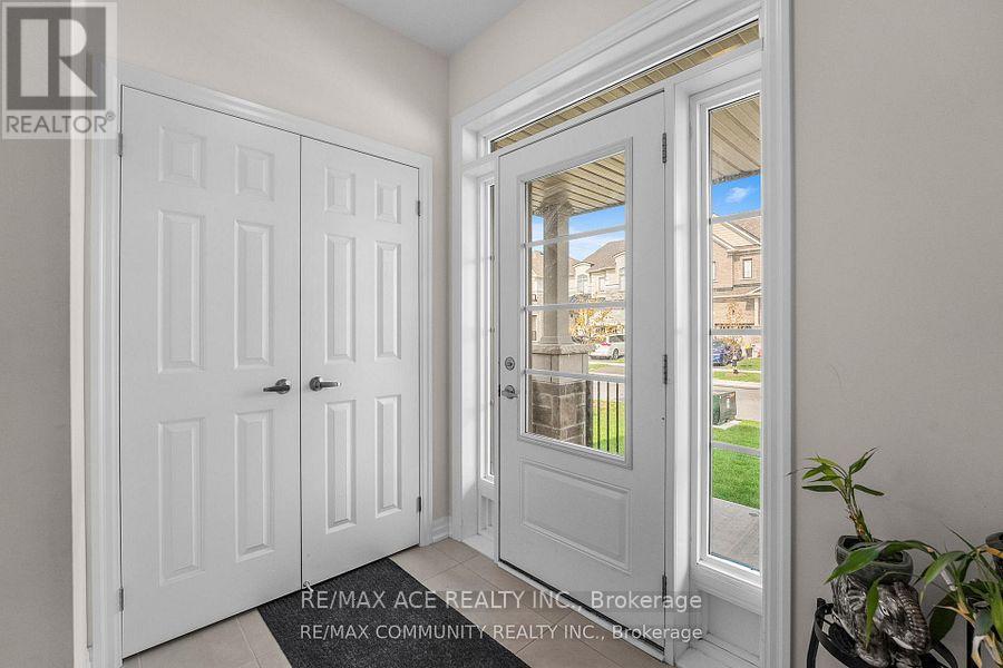 75 Ed Ewert Avenue, Clarington, Ontario  L1B 0W7 - Photo 4 - E12884850