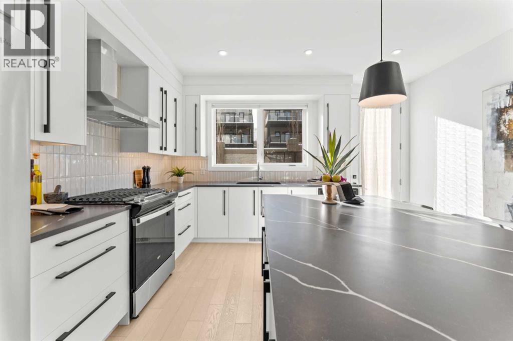 60 Timberline Way Sw, Calgary, Alberta  T3H 4H1 - Photo 10 - A2292098