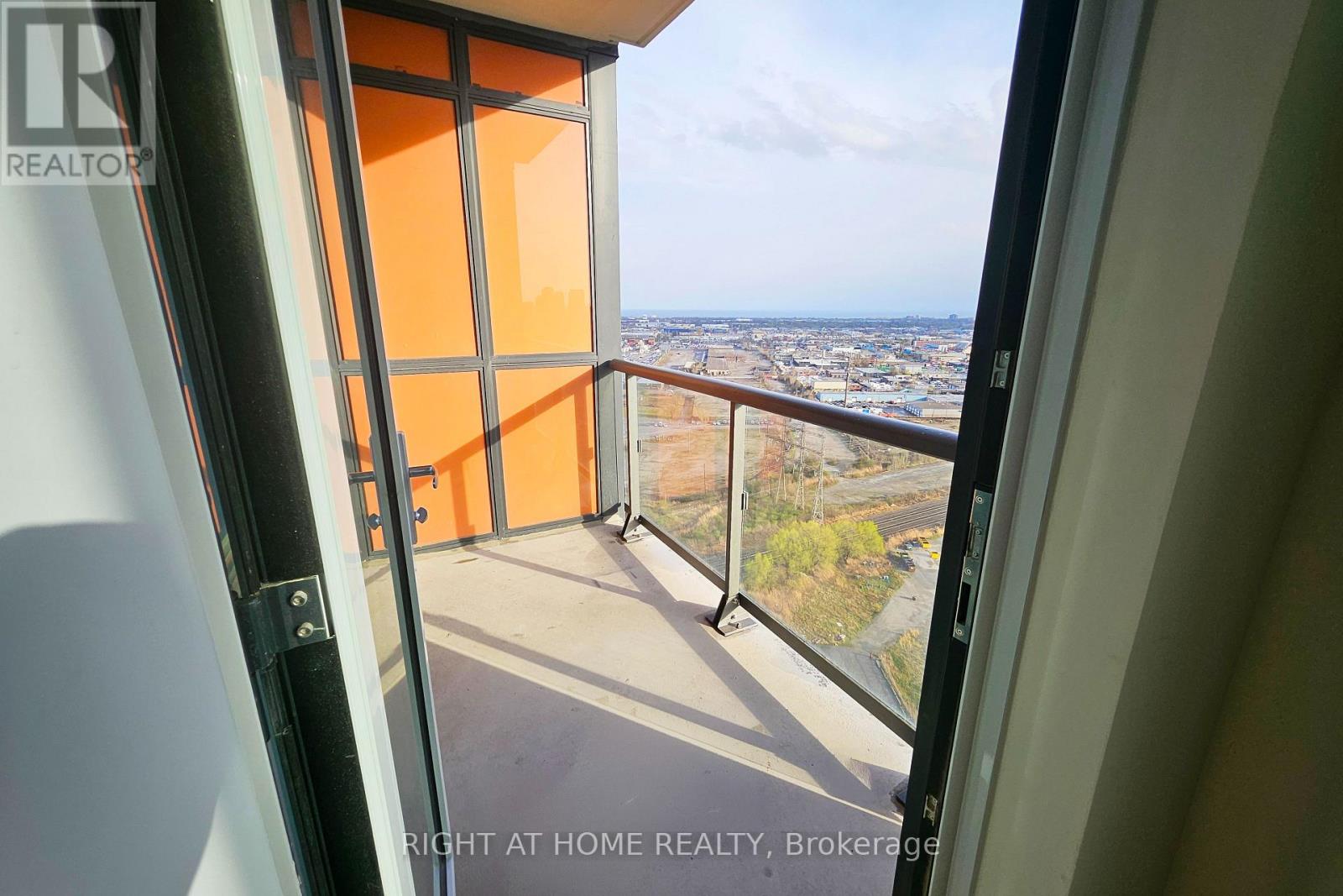 2205 - 50 Thomas Riley Road, Toronto (Islington-City Centre West), Ontario  M9B 0C5 - Photo 11 - W12884864