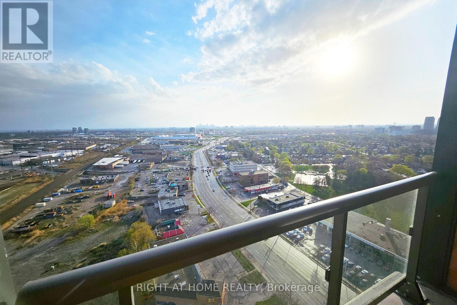 2205 - 50 Thomas Riley Road, Toronto (Islington-City Centre West), Ontario  M9B 0C5 - Photo 12 - W12884864