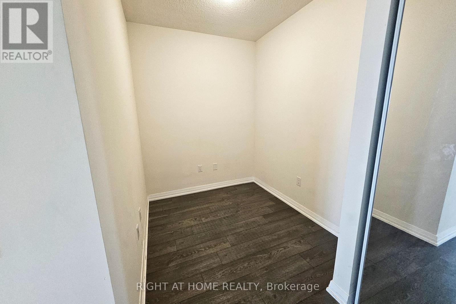 2205 - 50 Thomas Riley Road, Toronto (Islington-City Centre West), Ontario  M9B 0C5 - Photo 4 - W12884864