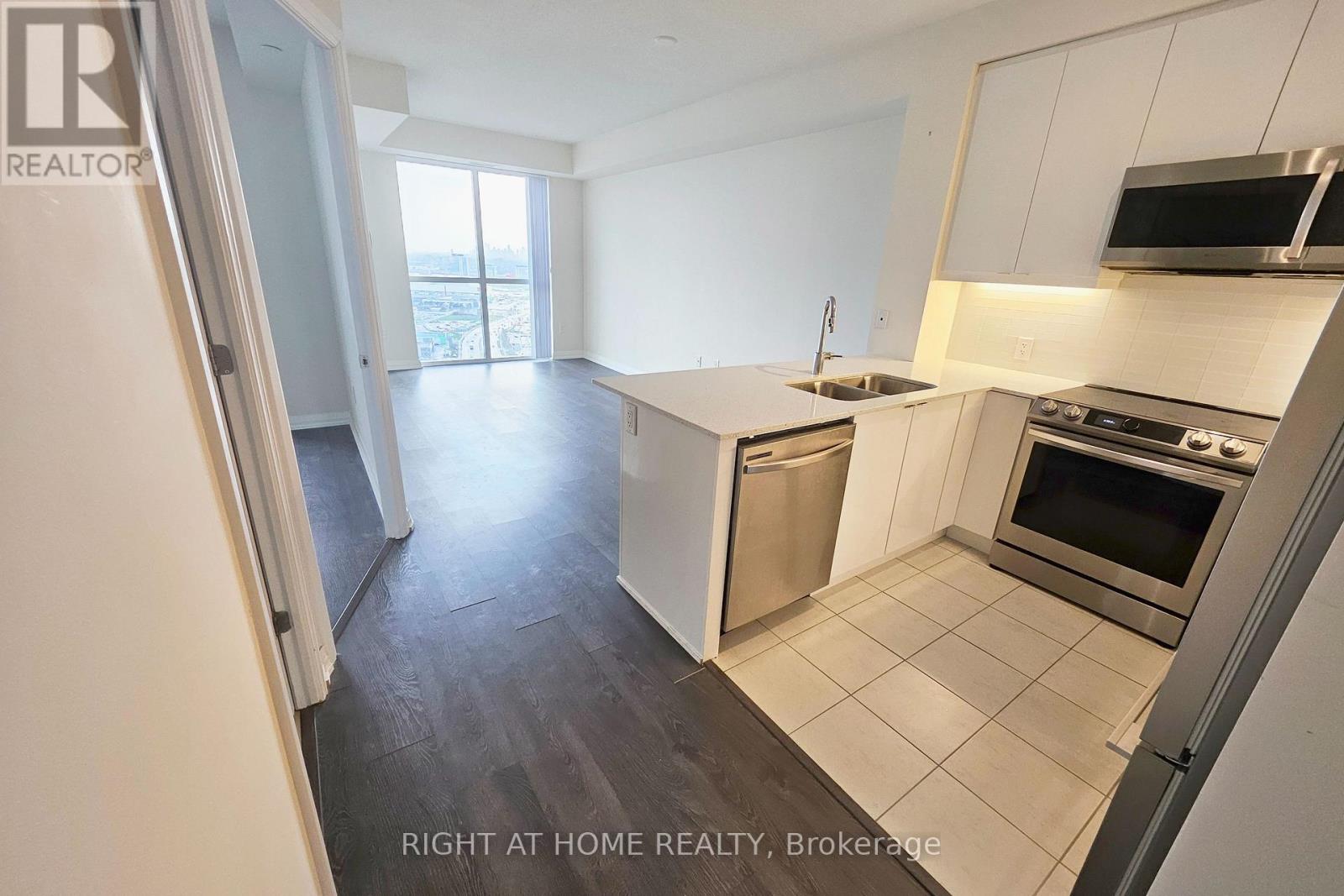 2205 - 50 Thomas Riley Road, Toronto (Islington-City Centre West), Ontario  M9B 0C5 - Photo 6 - W12884864