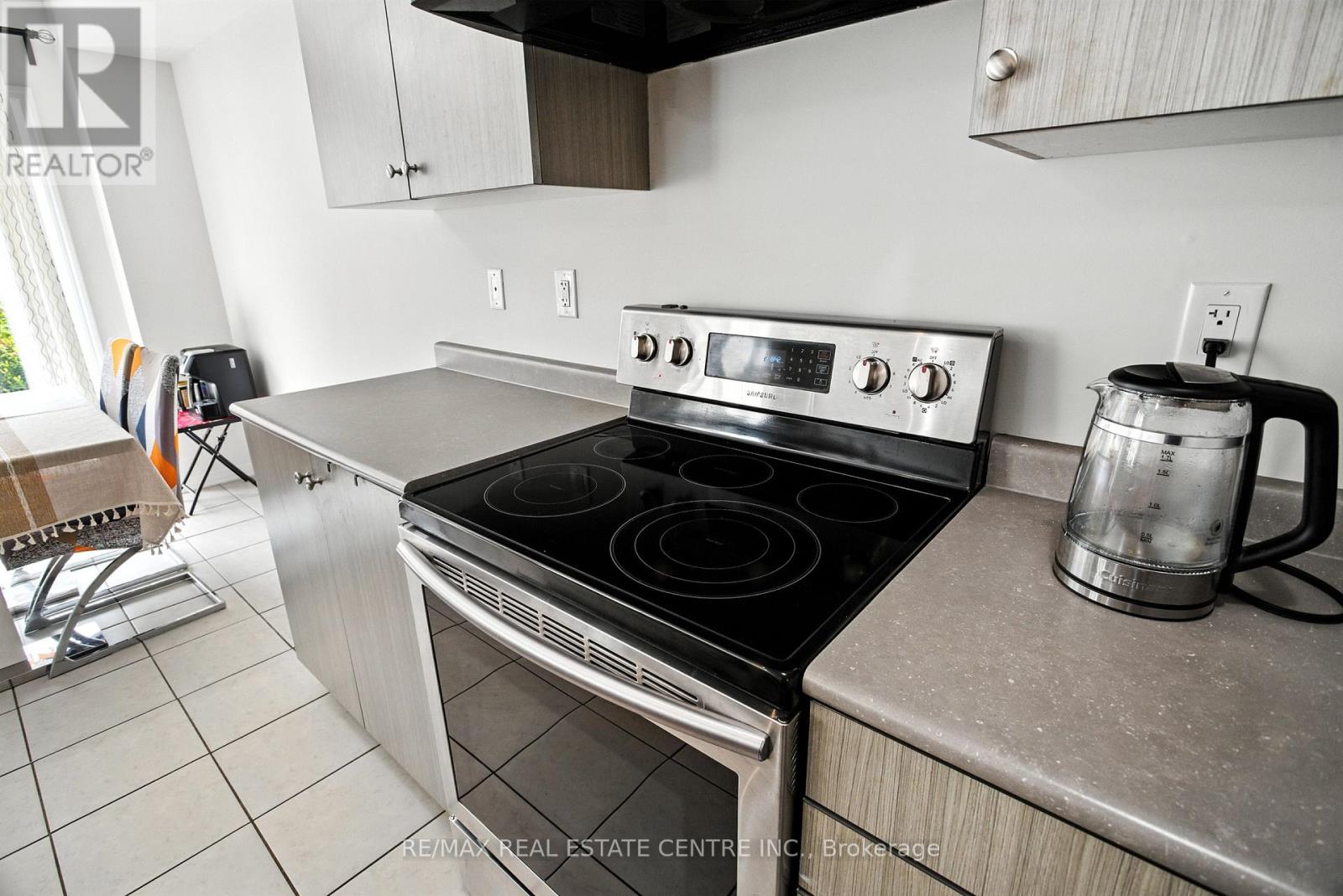 85 Thompson Road, Haldimand, Ontario  N3W 2G9 - Photo 9 - X12884858