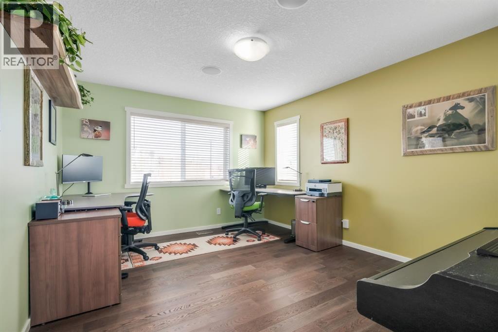 12 Sunrise View, Cochrane, Alberta  T4C 0W3 - Photo 25 - A2287157