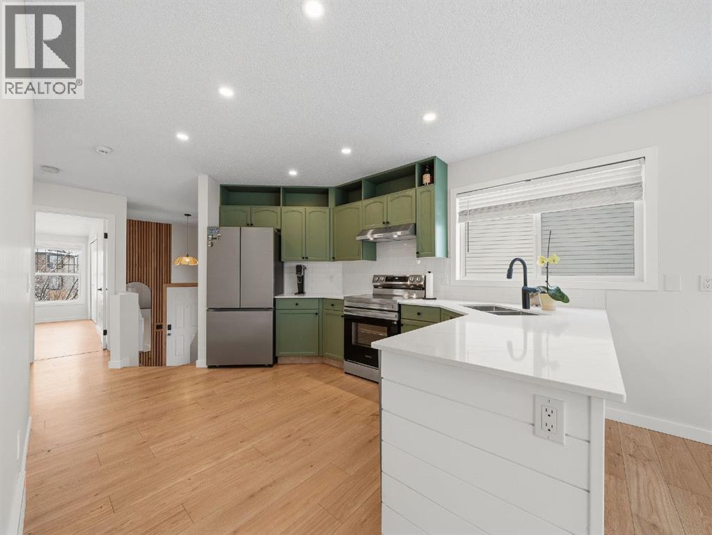 76 Everridge Way Sw, Calgary, Alberta T2Y 4S7 - Photo 7 - A2293422