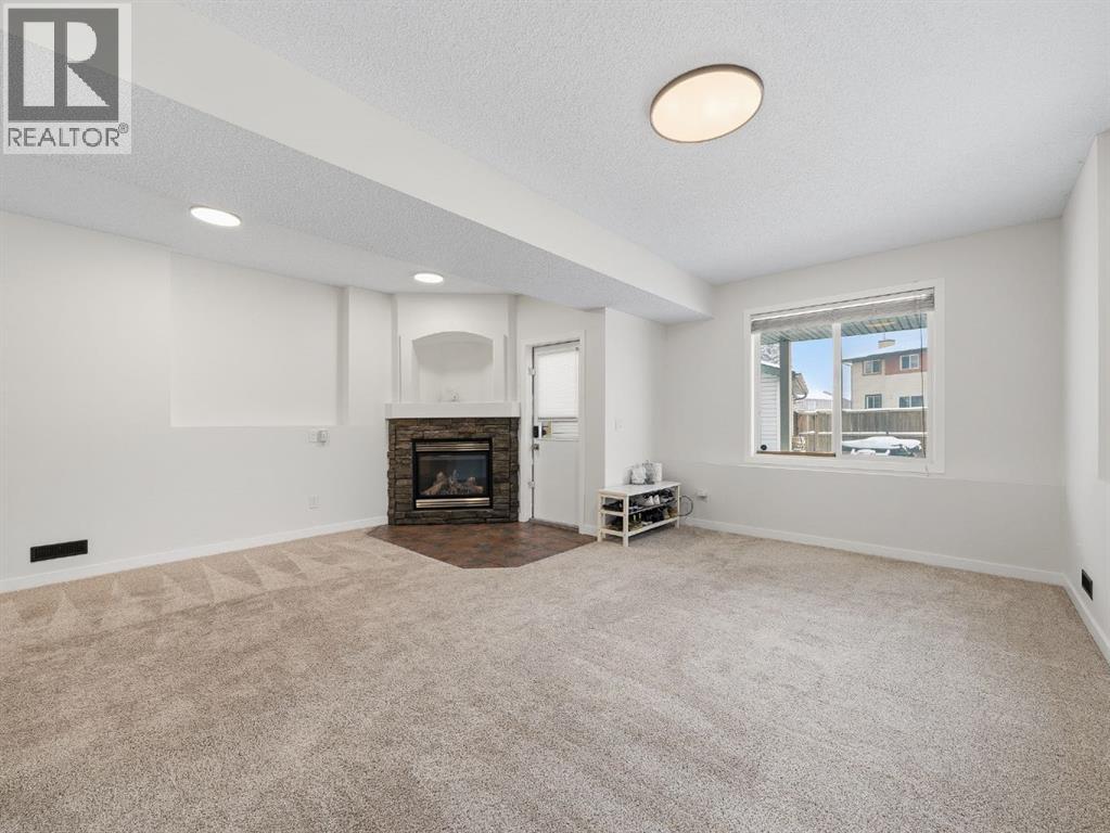76 Everridge Way Sw, Calgary, Alberta T2Y 4S7 - Photo 18 - A2293422