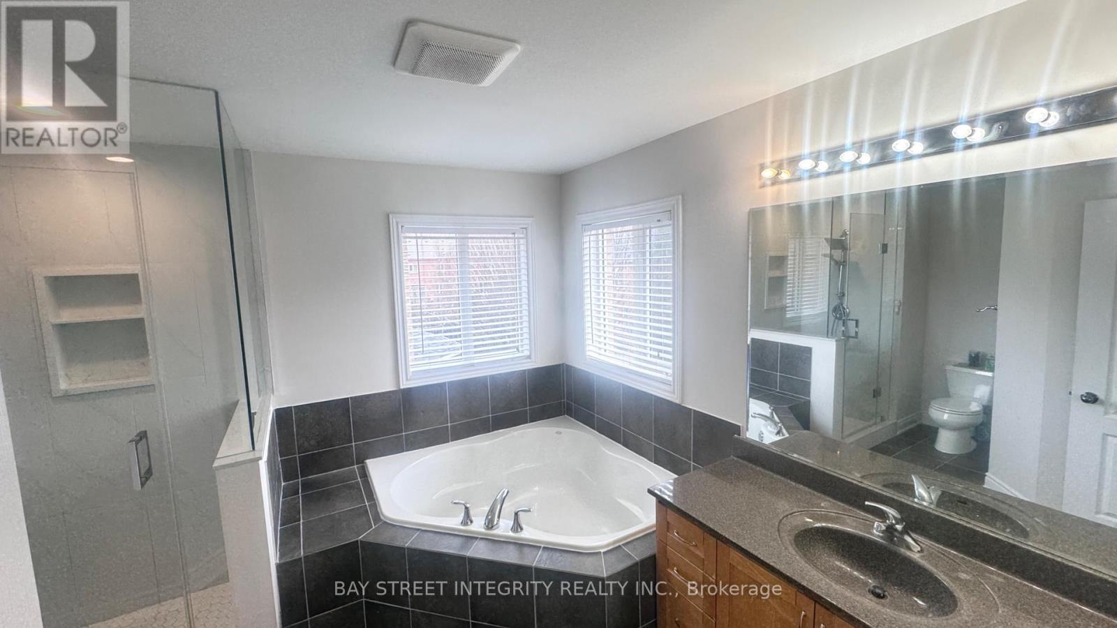 3364 Hayhurst Crescent, Oakville (Br Bronte), Ontario  L6L 6W9 - Photo 26 - W12855362