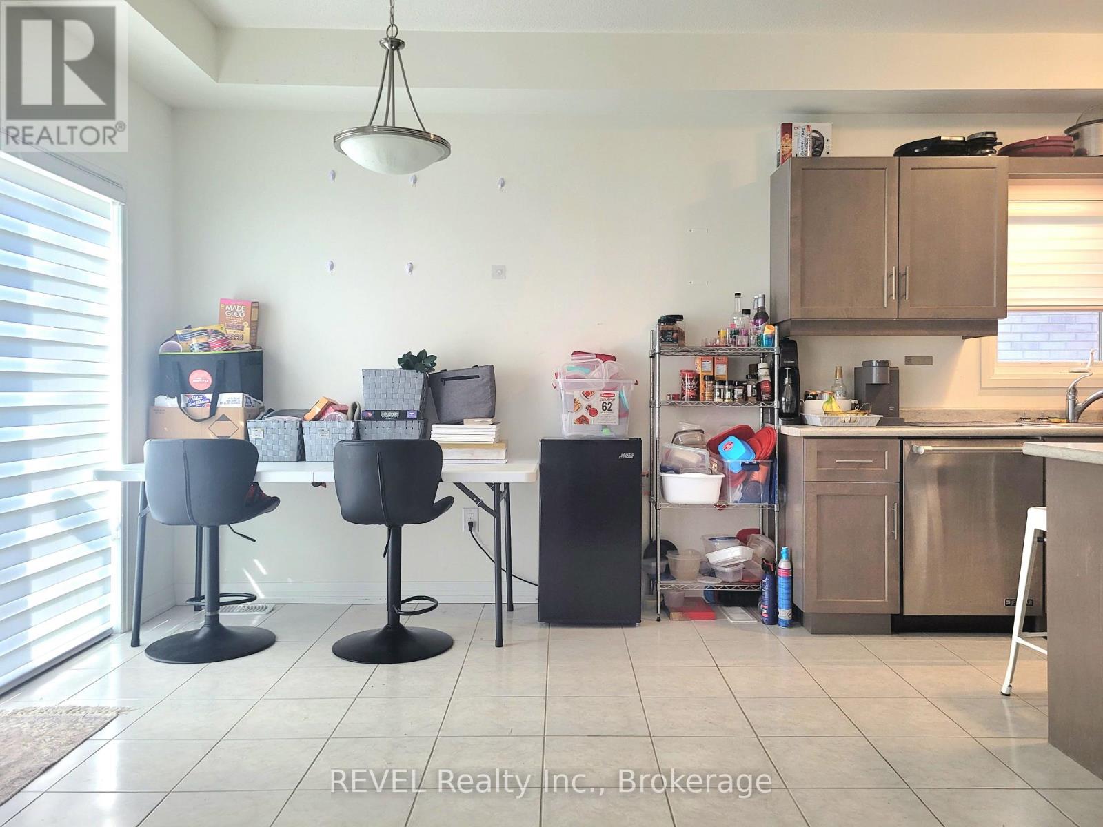 171 Bur Oak Drive N, Thorold (Confederation Heights), Ontario  L2V 0L7 - Photo 9 - X12856648