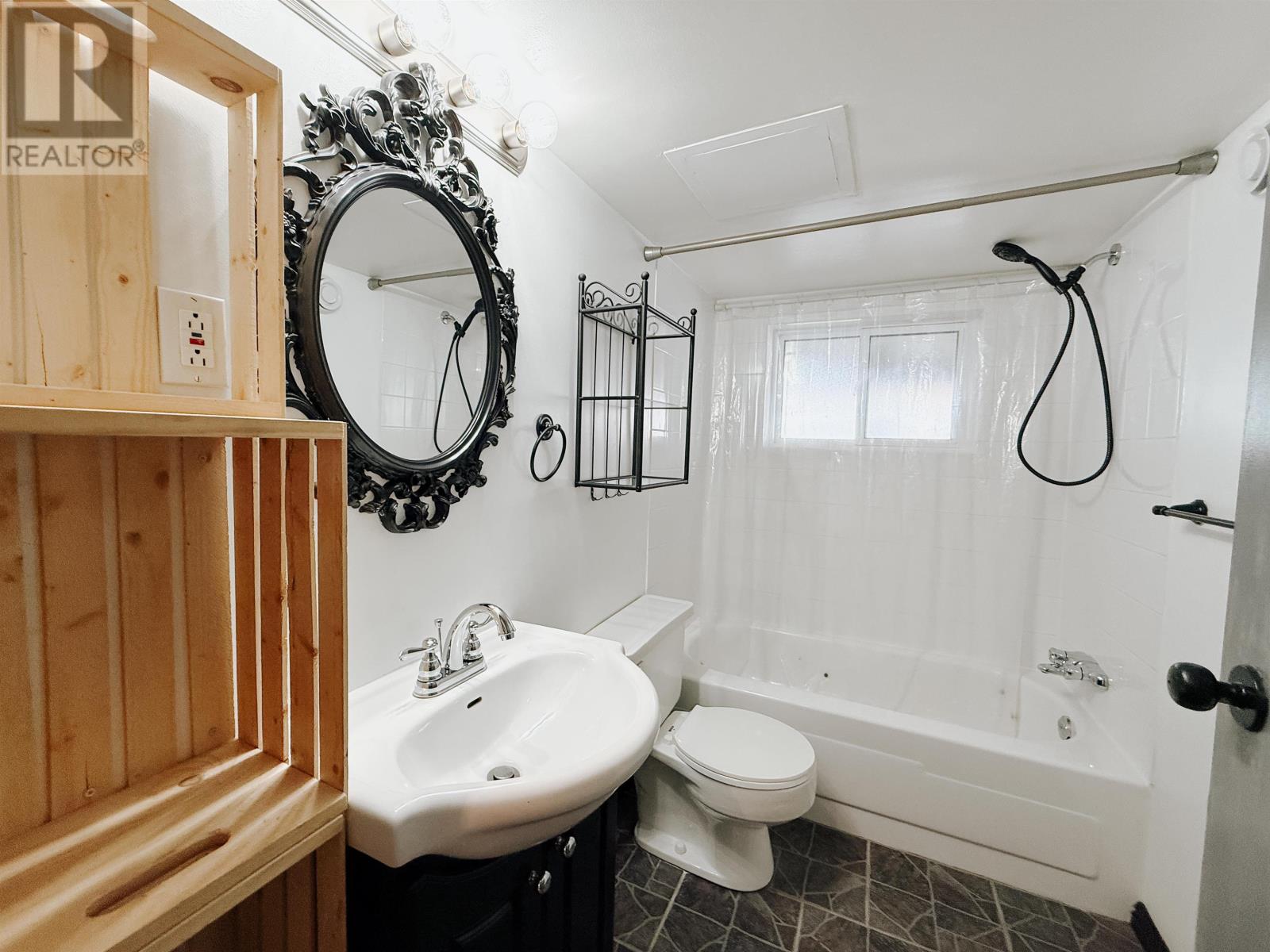 1414 Beach Road, Kenora, Ontario  P0X 1C0 - Photo 26 - TB2600436