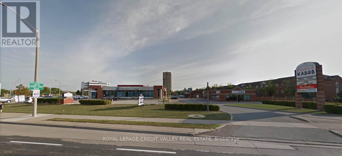 B03a - 200 County Court Boulevard, Brampton, Ontario  L6W 4K7 - Photo 4 - W12884788