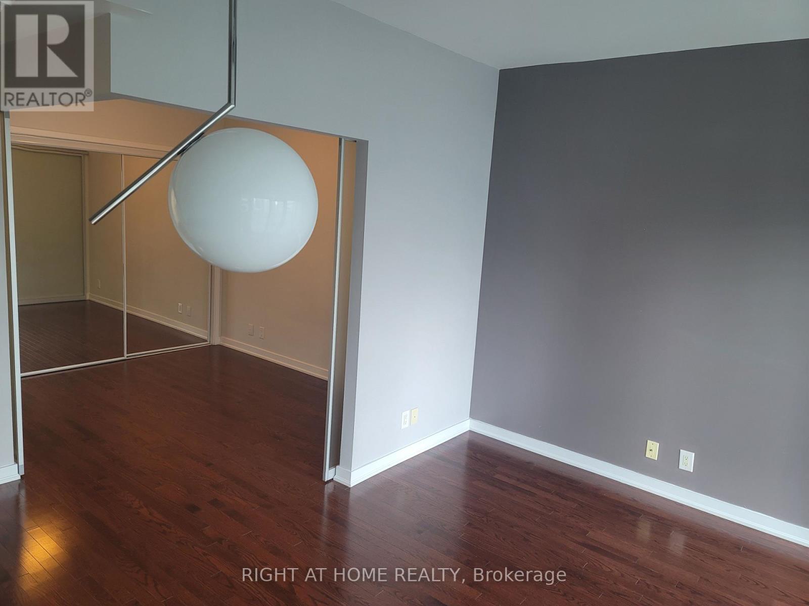 2301 - 12 York Street, Toronto, Ontario  M5J 0A9 - Photo 10 - C12884456