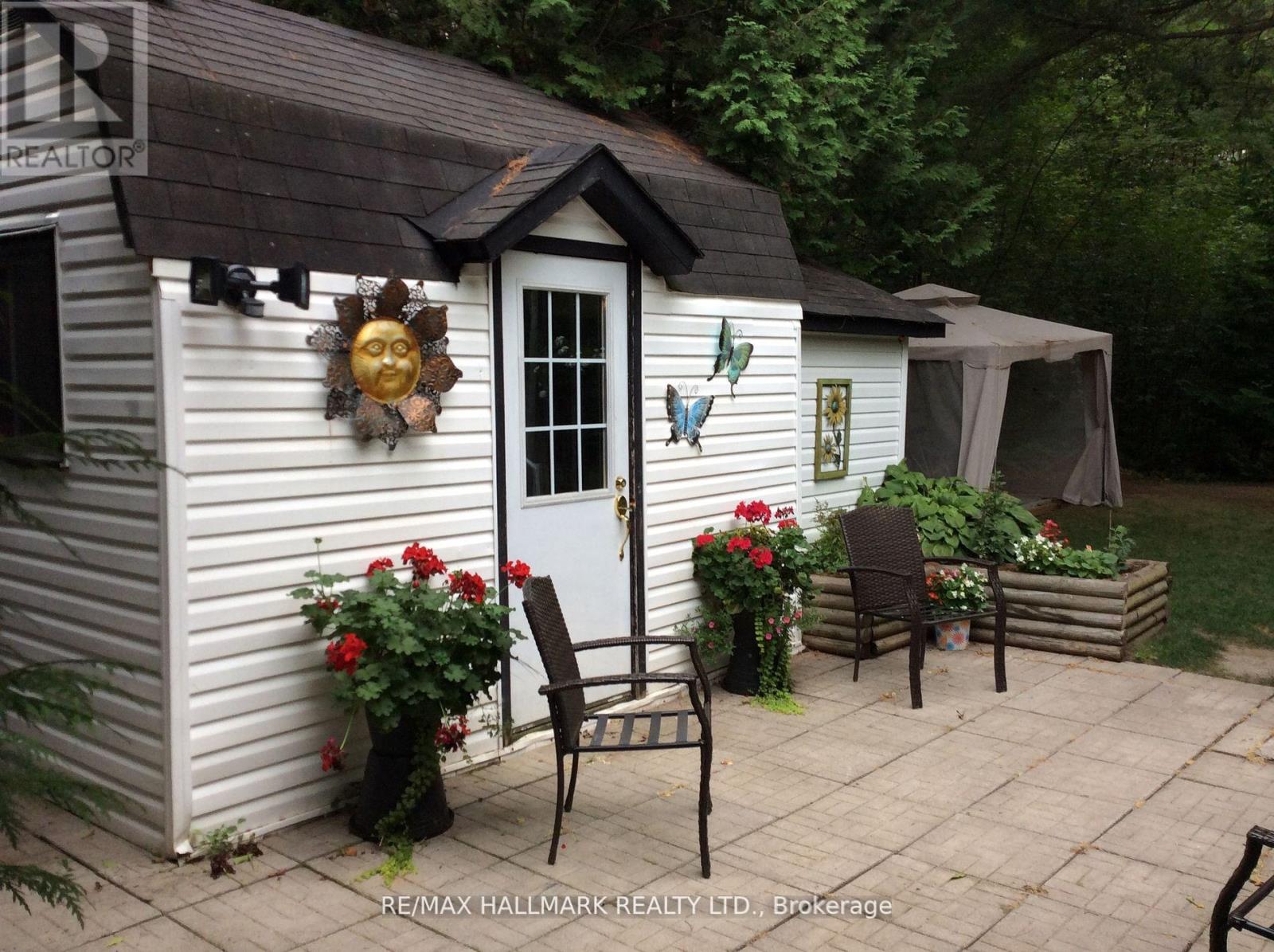 6 Prince Charles Avenue, Springwater, Ontario  L0L 1P0 - Photo 15 - S12880202