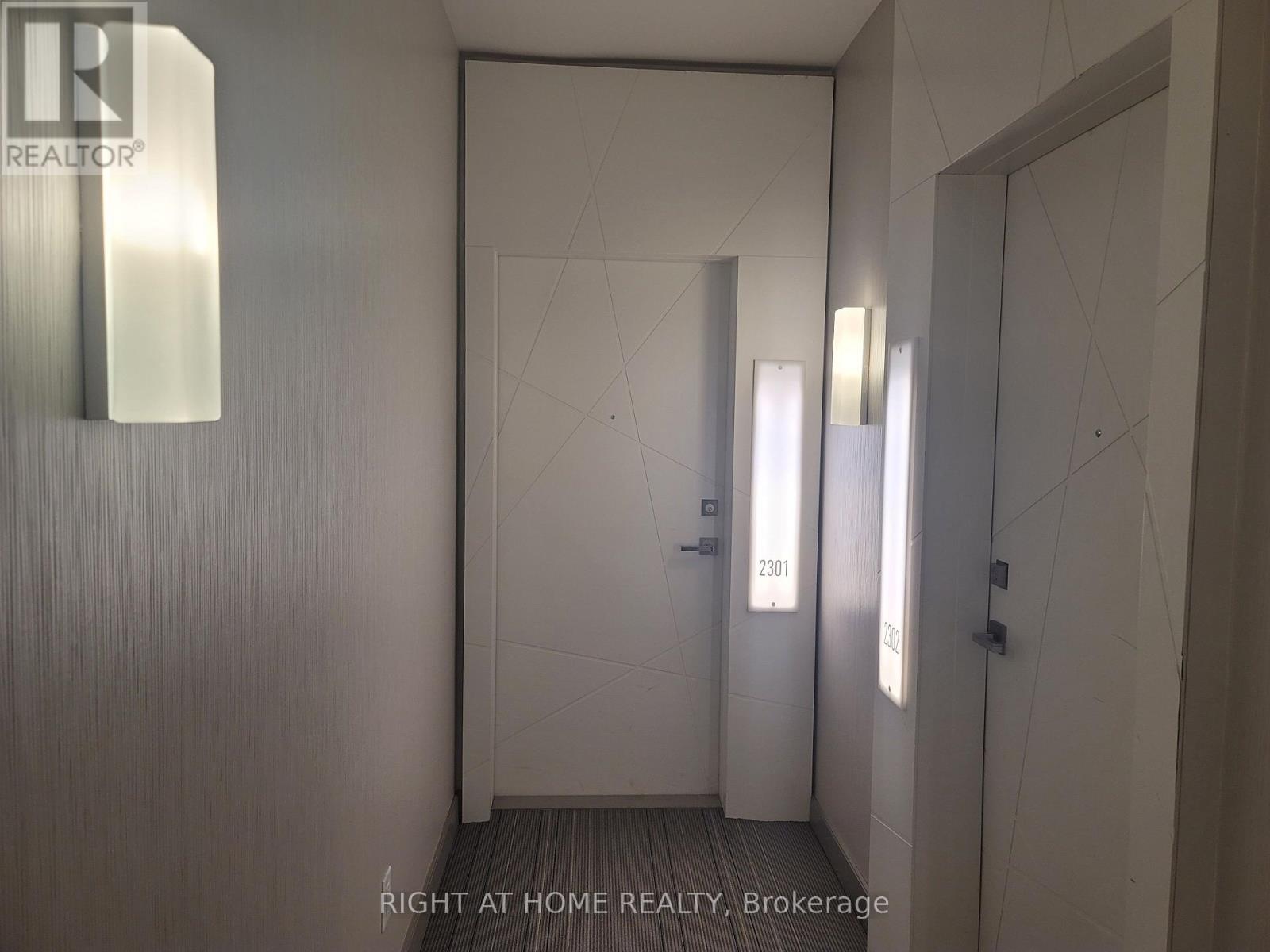 2301 - 12 York Street, Toronto, Ontario  M5J 0A9 - Photo 4 - C12884456