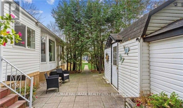 6 Prince Charles Avenue, Springwater, Ontario  L0L 1P0 - Photo 13 - S12880202